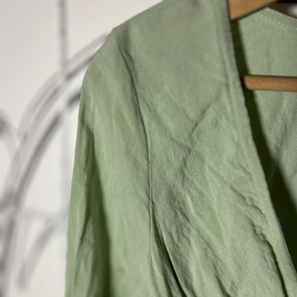 Urban Outfitters Light Green Twisted Front Deep V Long Sleeve Top, Size XS - Picture 3 of 10